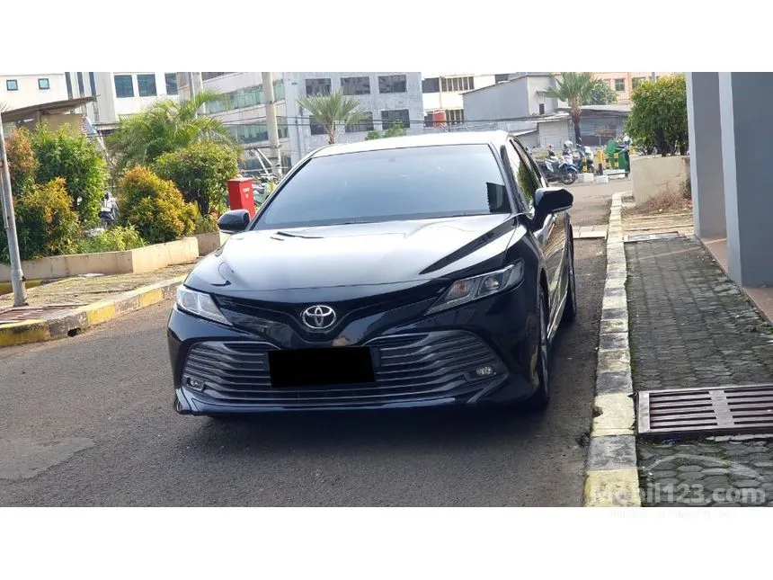 2019 Toyota Camry V Sedan