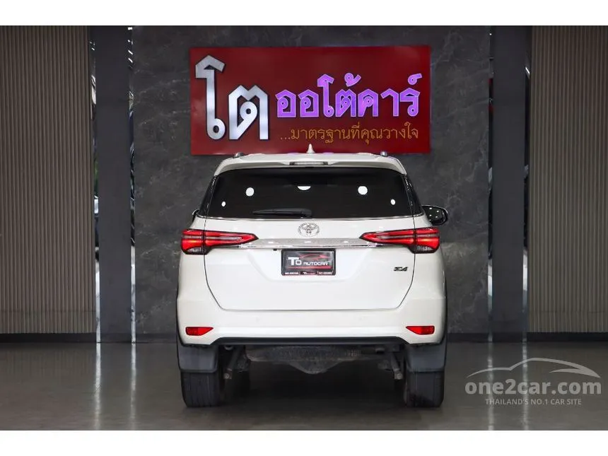 2021 Toyota FORTUNER V SUV