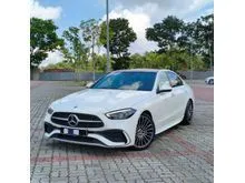 2023 Mercedes-Benz C300 2.0 AMG Line Sedan (MILEAGE 25,XXXKM)