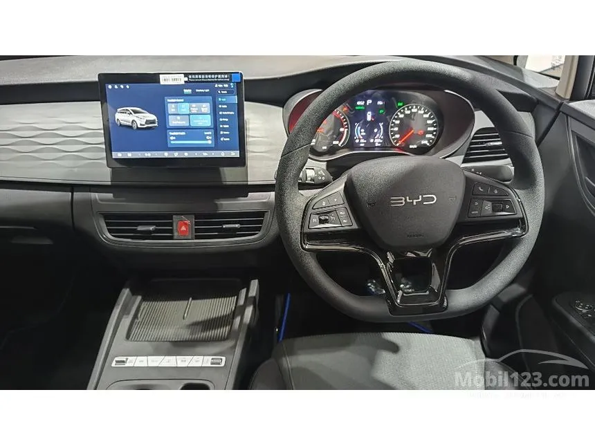 2026 BYD M6 DM-i Classic Dynamic PHEV MPV