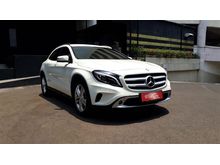 Mercedes Benz GLA200 Urban CBU AT 2015 White On Black - Tangan Pertama - Low Km 18 ribuan - Service Record - ISTIMEWA