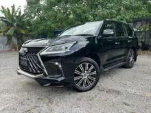 2020 Lexus LX 570 5.7L V8.(Black) Black Sequence Edition.