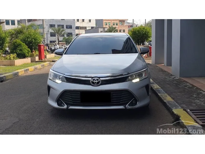 2015 Toyota Camry V Sedan