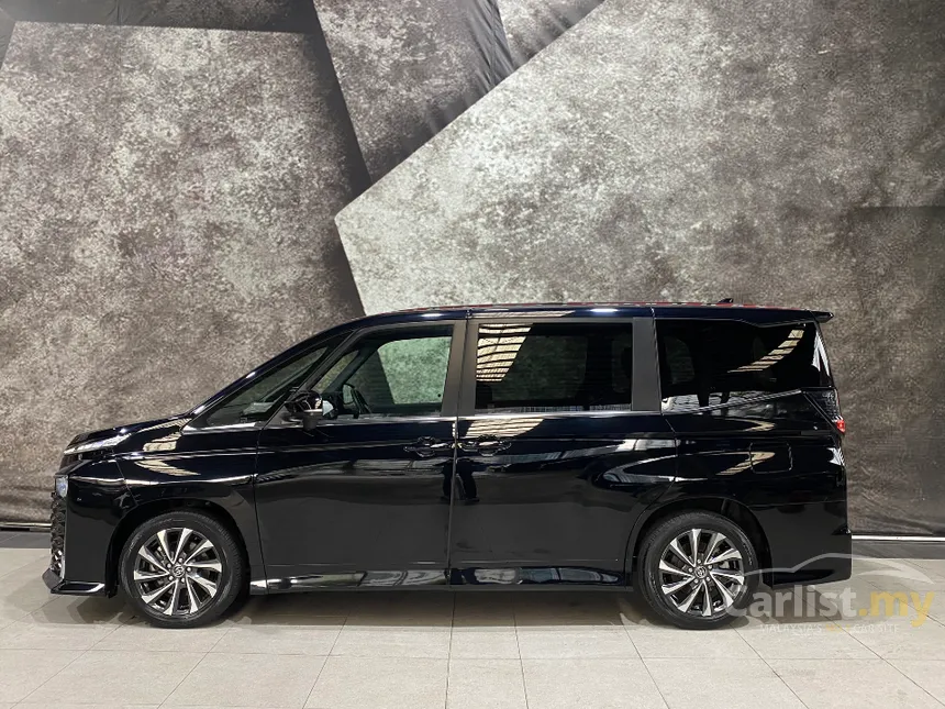 2022 Toyota Voxy S-Z MPV