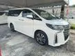 Recon 2022 Toyota Alphard 2.5 SC 3BA MODEL / SUNROOF / DIM / BSM / APPLE CAR PLAY / GRADE 4.5 / 20K KM ONLY/2022 UNREGISTER