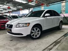 2010 Volvo S40 2.0 Sedan (A) MEMORY LEATHER SEAT, KEYLESS PUSH START, PROJECTOR HEADLAMPS