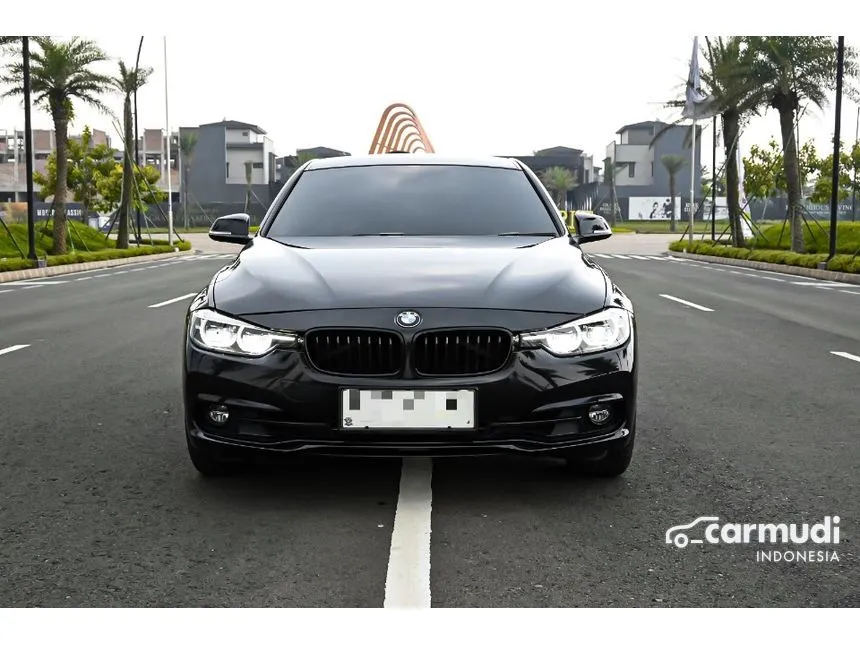 2019 BMW 320i Sport Shadow Edition Sedan