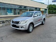 2012 Toyota Hilux 2.5 G Pickup Truck