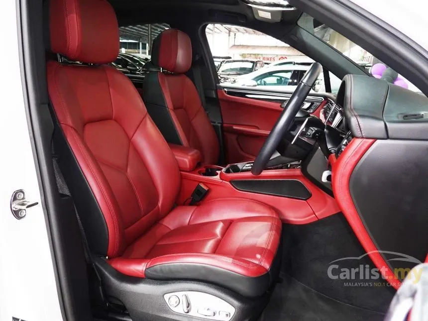 2022 Porsche Macan SUV