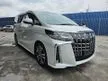 Recon 2020 Toyota Alphard 2.5 SC UNREG SUNROOF DIM BSM ROOF MONITOR