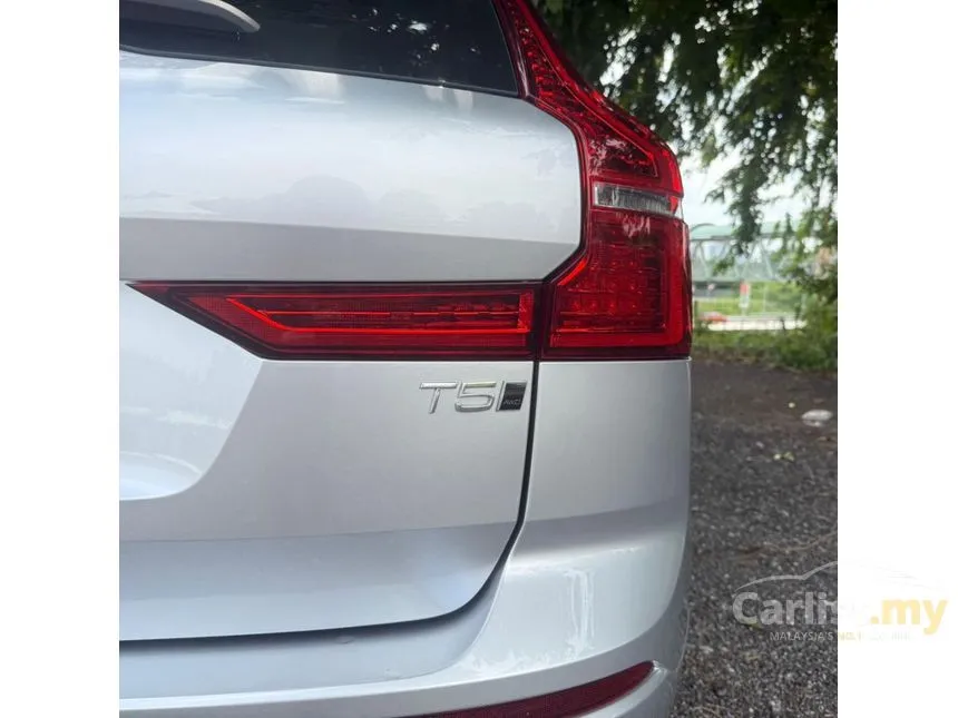2021 Volvo XC60 T5 Momentum SUV