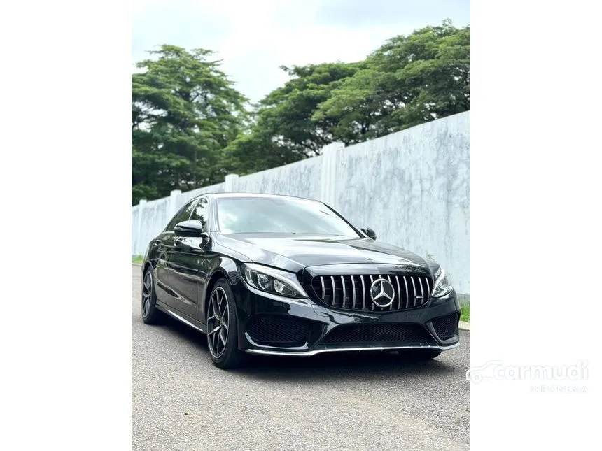 2017 Mercedes-Benz C200 AMG Line Sedan