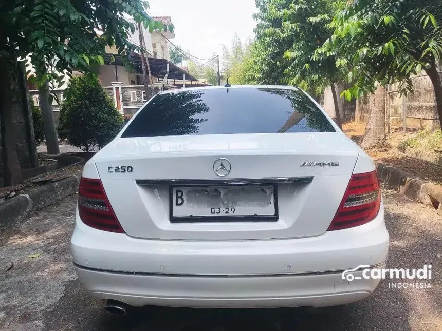 2013 Mercedes-Benz C200 CGI Avantgarde Sedan