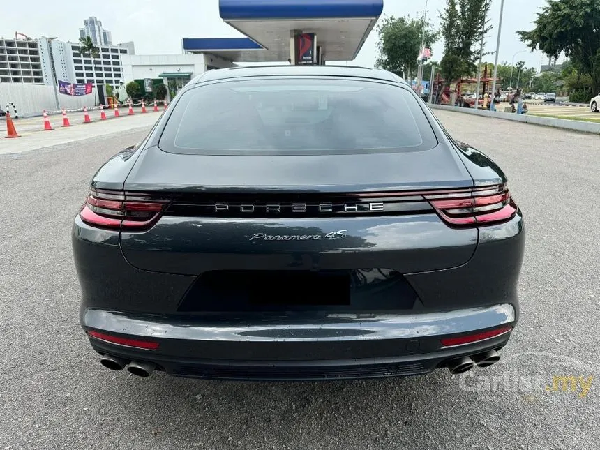 2016 Porsche Panamera 4S Hatchback