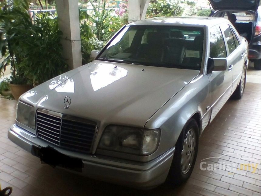 1995 Mercedes-Benz 200E Sedan