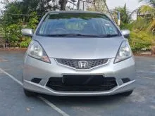 Low Mileage 2009 Honda Jazz 1.5 V Hatchback