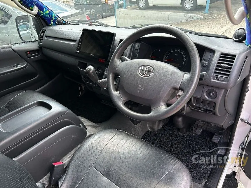 2015 Toyota Hiace Window Van