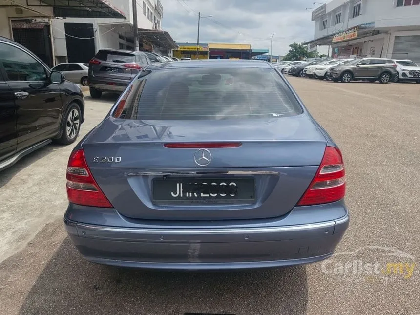 2004 Mercedes-Benz E200K Sedan