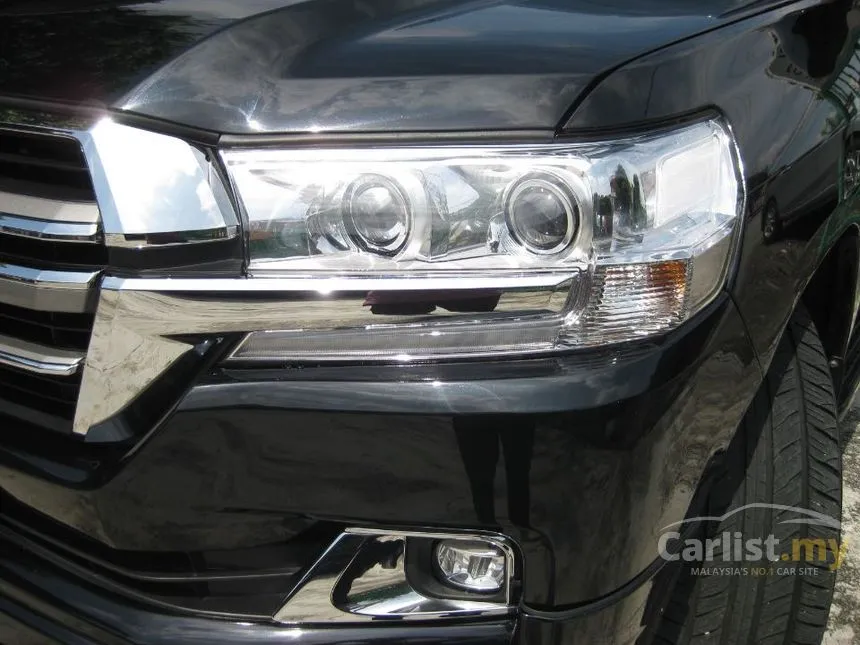 2011 Toyota Land Cruiser URJ202 SUV