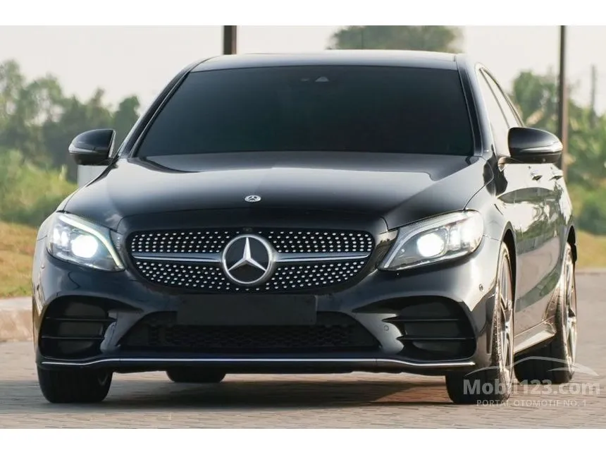 2019 Mercedes-Benz C300 AMG Line Sedan
