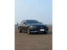 2023 Mercedes-Benz E200 2.0 Avantgarde Sedan E 200 MERCY. NEW PROFILE Steering Wheel. PANORAMIC. AVG. HARGA BEST DEAL NEGOTIABLE YA. ANTIK TERAWAT