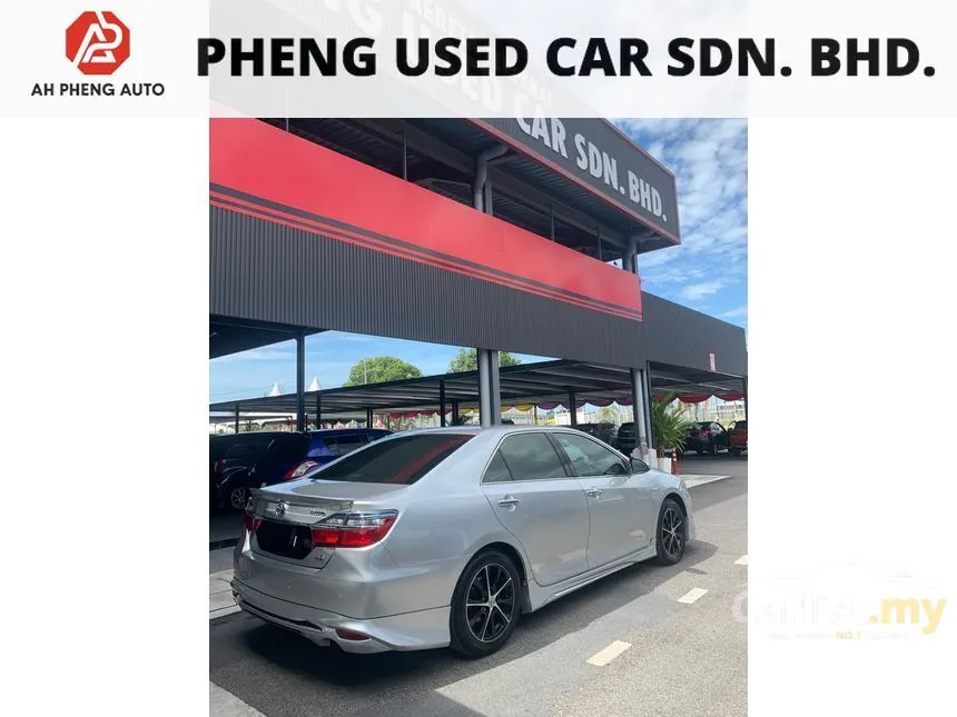 2015 Toyota Camry Hybrid Sedan