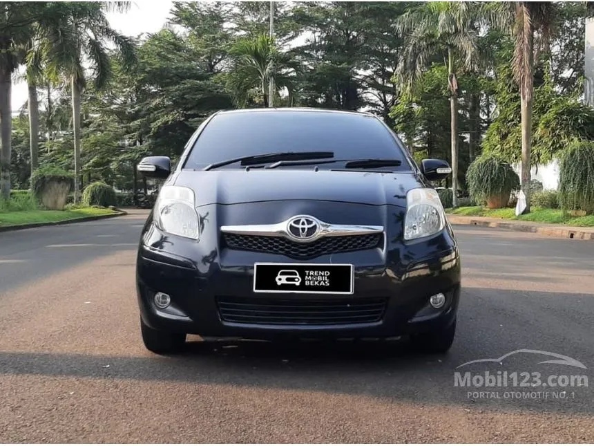 2011 Toyota Yaris E Hatchback