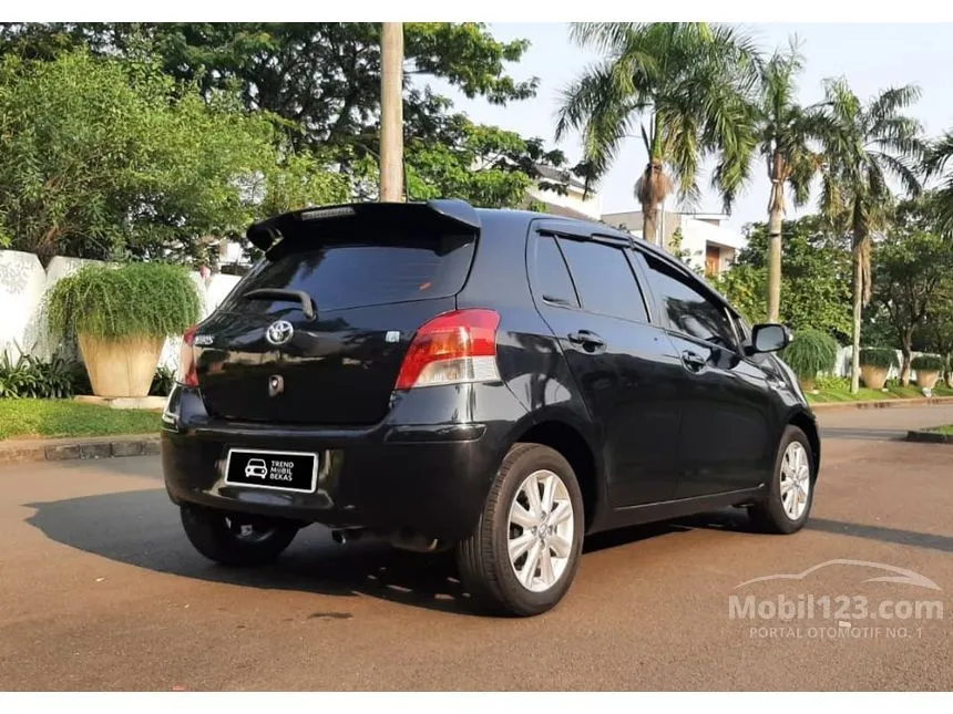 2011 Toyota Yaris E Hatchback