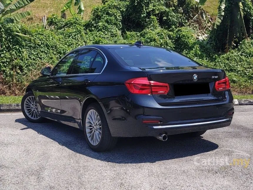 2015 BMW 318i Luxury Sedan