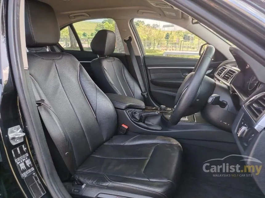 2015 BMW 318i Luxury Sedan