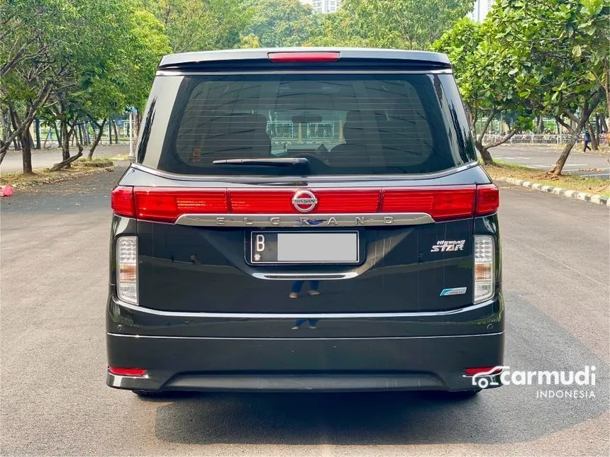 2013 Nissan Elgrand Highway Star MPV