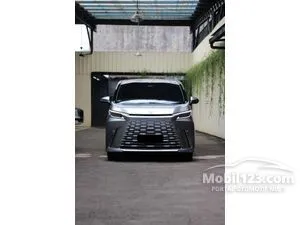 2024 Lexus LM 350h 2.5 4 Seater MPV