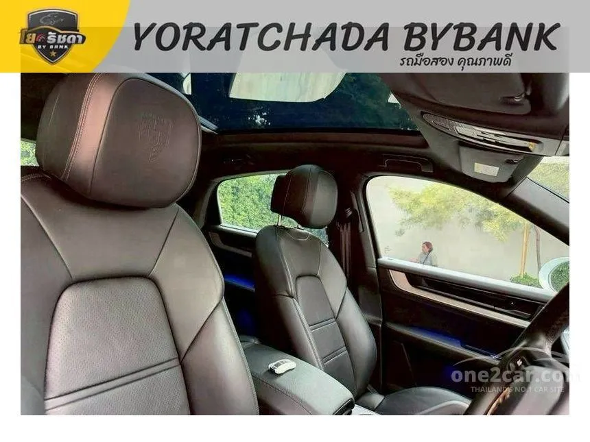 2024 Porsche CAYENNE E-Hybrid SUV