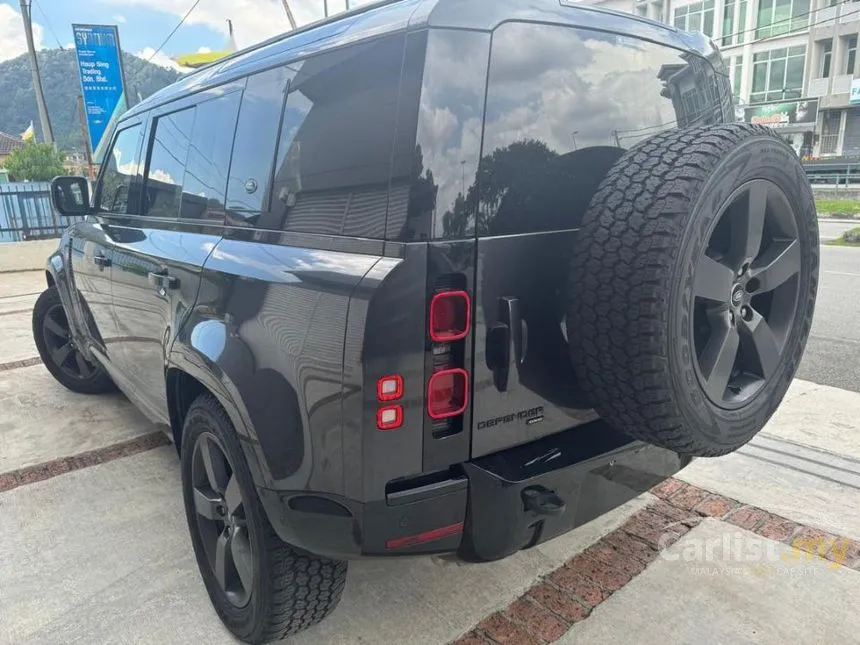 2022 Land Rover Defender 110 D300 SUV