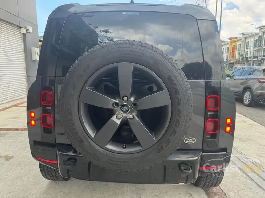 2022 Land Rover Defender 110 D300 SUV