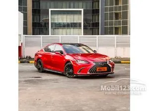 2023 Lexus ES 300h 2.5 Ultra Luxury Sedan