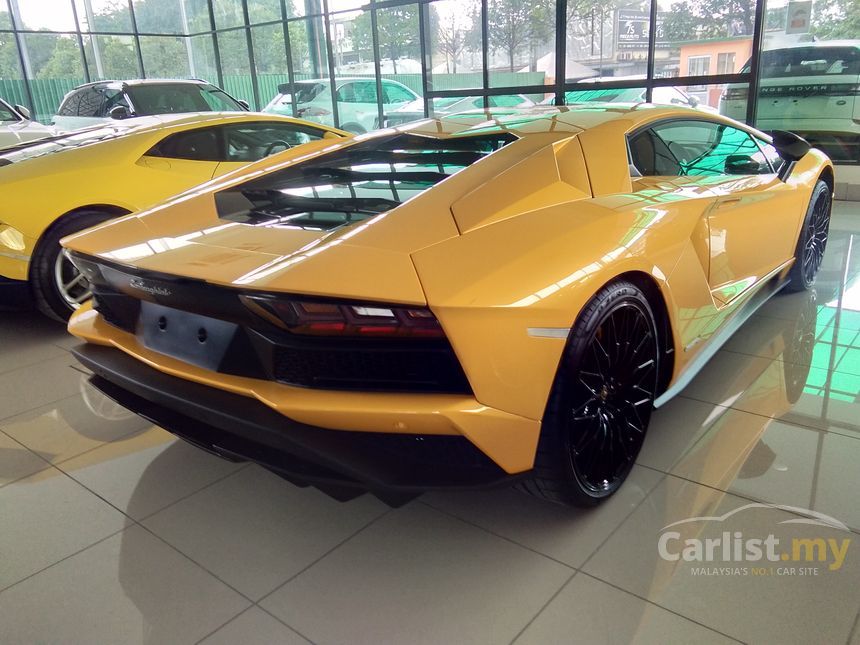 aventador carlist