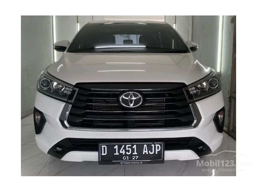 Jual Mobil Toyota Kijang Innova 2021 V 2.4 di Jawa Barat Automatic MPV Putih Rp 400.000.000