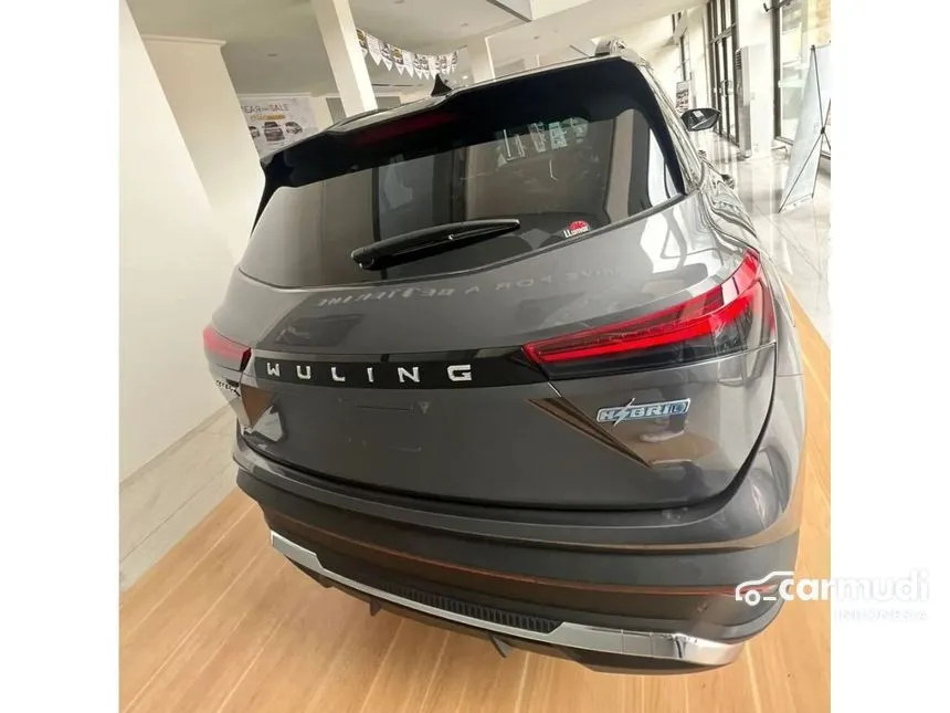 2024 Wuling Almaz RS Hybrid Wagon