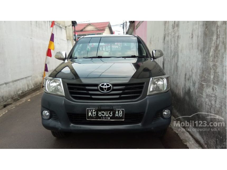 Jual Mobil Toyota Hilux 2013 S 2.0 di Kalimantan Barat 