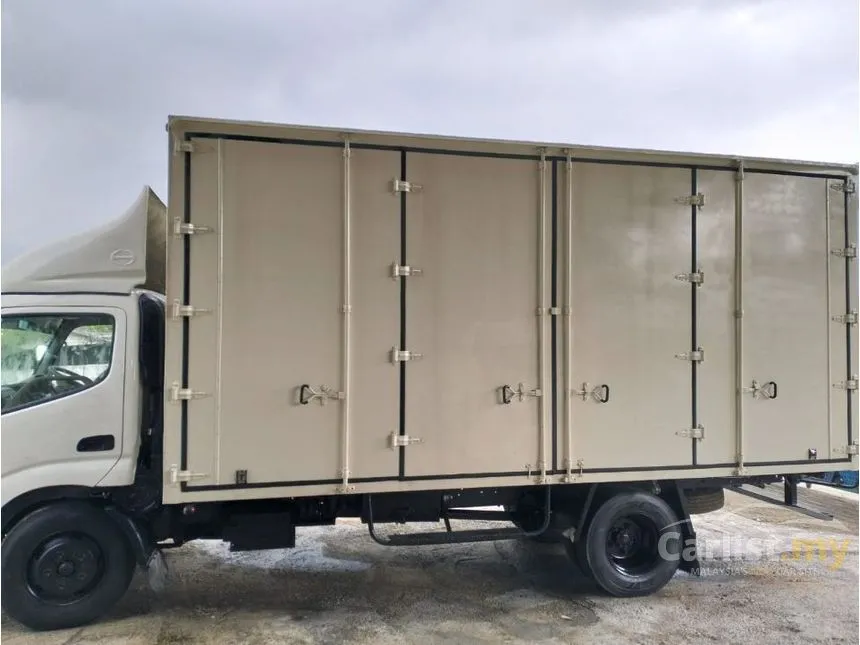 2010 Hino 300 Series XZU413R-HKMMB3 Lorry