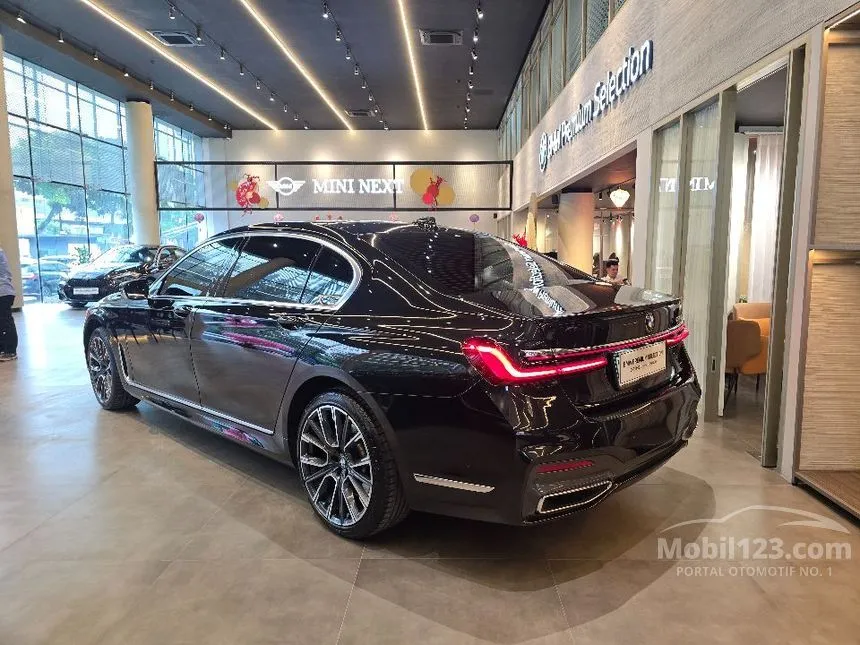 2021 BMW 730Li M Sport Sedan
