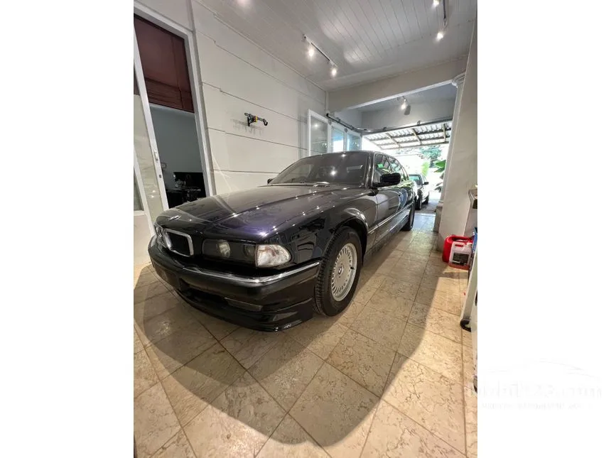 Jual Mobil BMW 730iL 1997 V8 3.0 di Jawa Barat Automatic Sedan Biru Rp 99.000.000