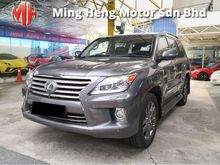 2013 Lexus LX570 5.7 SUV V8 - TIP TOP CONDITION -