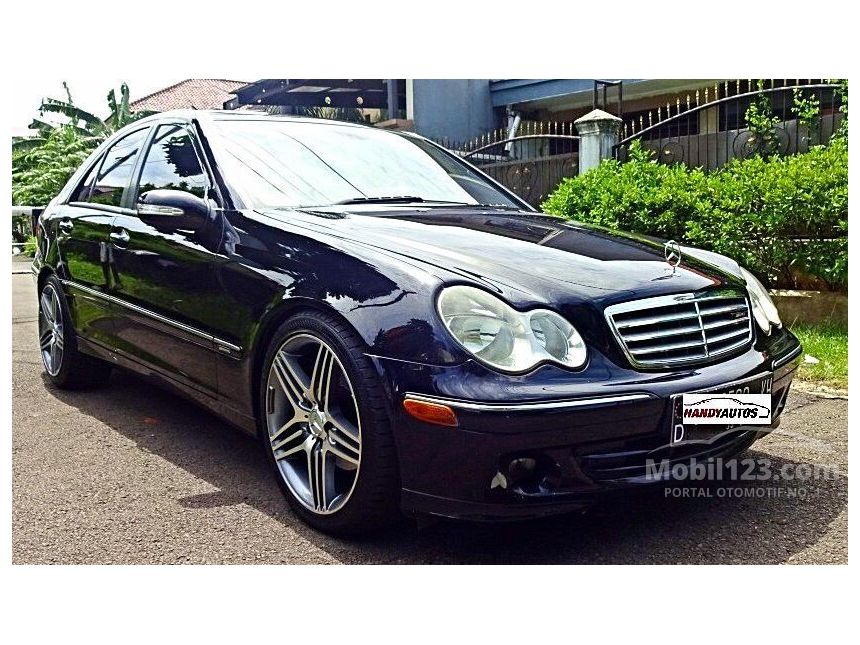 Jual Mobil  Mercedes  Benz C230 2006 Sport  2 5 di DKI 