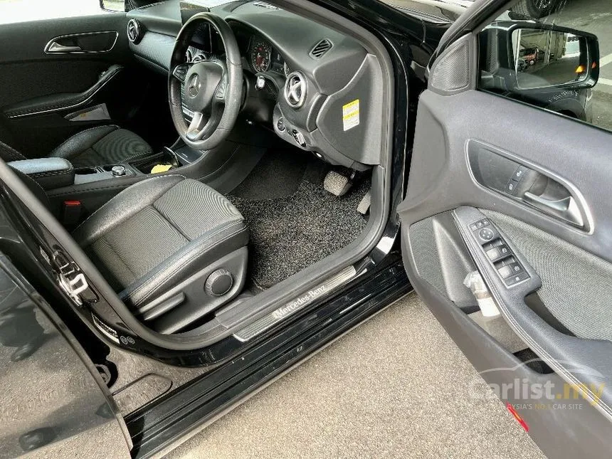 2017 Mercedes-Benz A180 Urban Line Hatchback