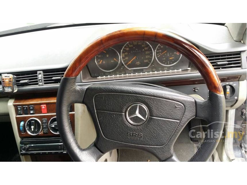 1989 Mercedes-Benz 260E Sedan