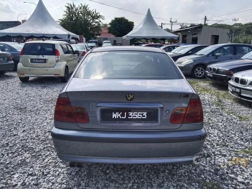2002 BMW 325i Sedan