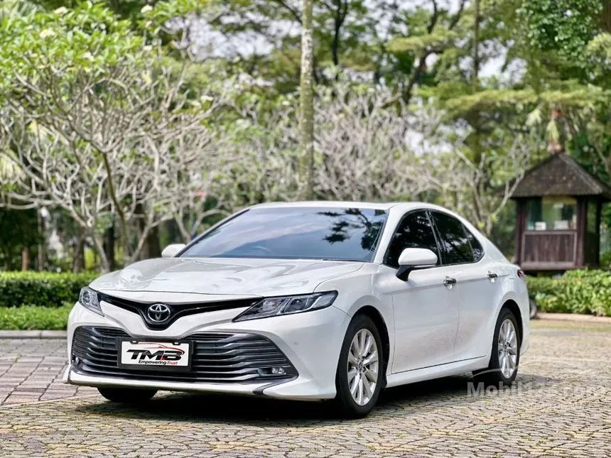 2020 Toyota Camry V Sedan