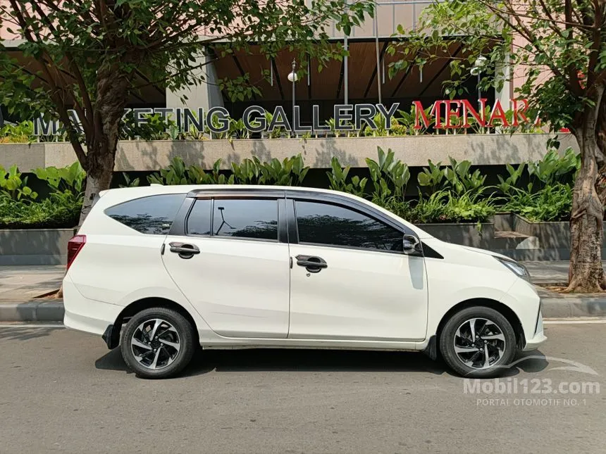 2022 Daihatsu Sigra R Deluxe MPV
